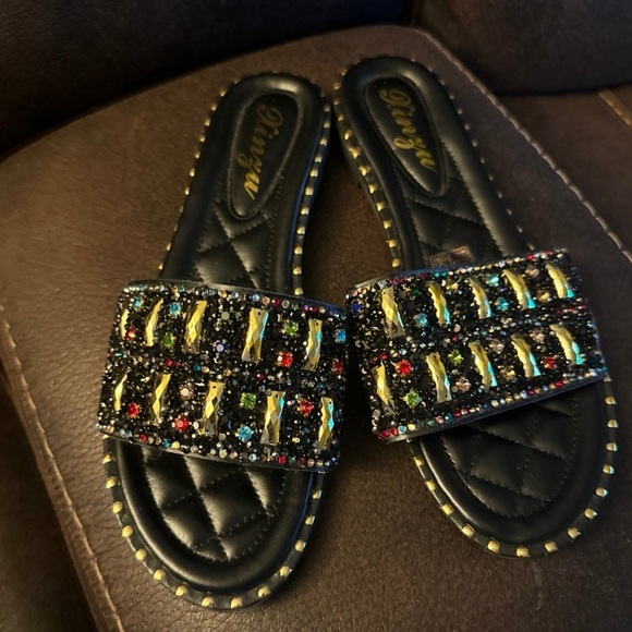 Sandals - Picture 2 of 3